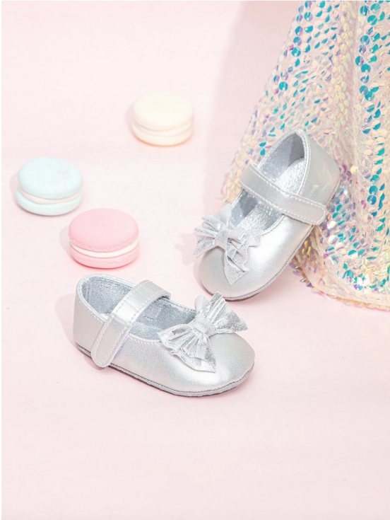 Elegante Baby Sko, Sølv Sløjfer, Baby Sko, Komfort, Sikkerhed, Stil, Funktionalitet, Kvalitetsmaterialer, Unik Design, Naturlig Fodudvikling