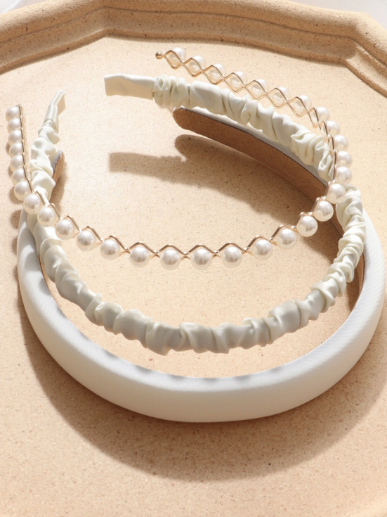 perle hårbånd, piger tilbehør, creme hårbånd, elegant piger tilbehør, børnetilbehør, specielle lejligheder piger, børnemode, luksus børnetilbehør, komfortable hårbånd, kvalitet børnetilbehør