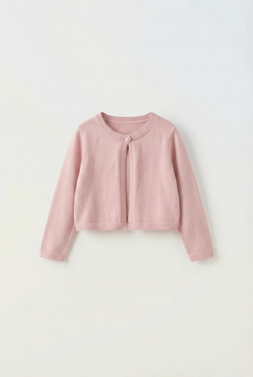 Lyserød pige-bolero Malena i blød strik, pige bolero pink, bolero til festkjole, strikbolero pige, Dåbstilbehør pige, konfirmationstilbehør pige, brudepige tilbehør, lyserød bolero pige, ZOYA Fashion