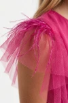 Blødt øverste lag af tyl på fuchsia festkjole til børn