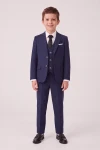 Marineblåt jakkesæt til drenge Liam – blazer, vest, bukser og slips, set forfra